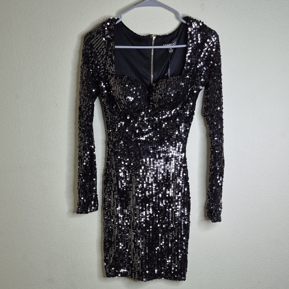 Hera Collection Black Sequin Long Sleeve Cocktail Dress - Picture 1 of 5